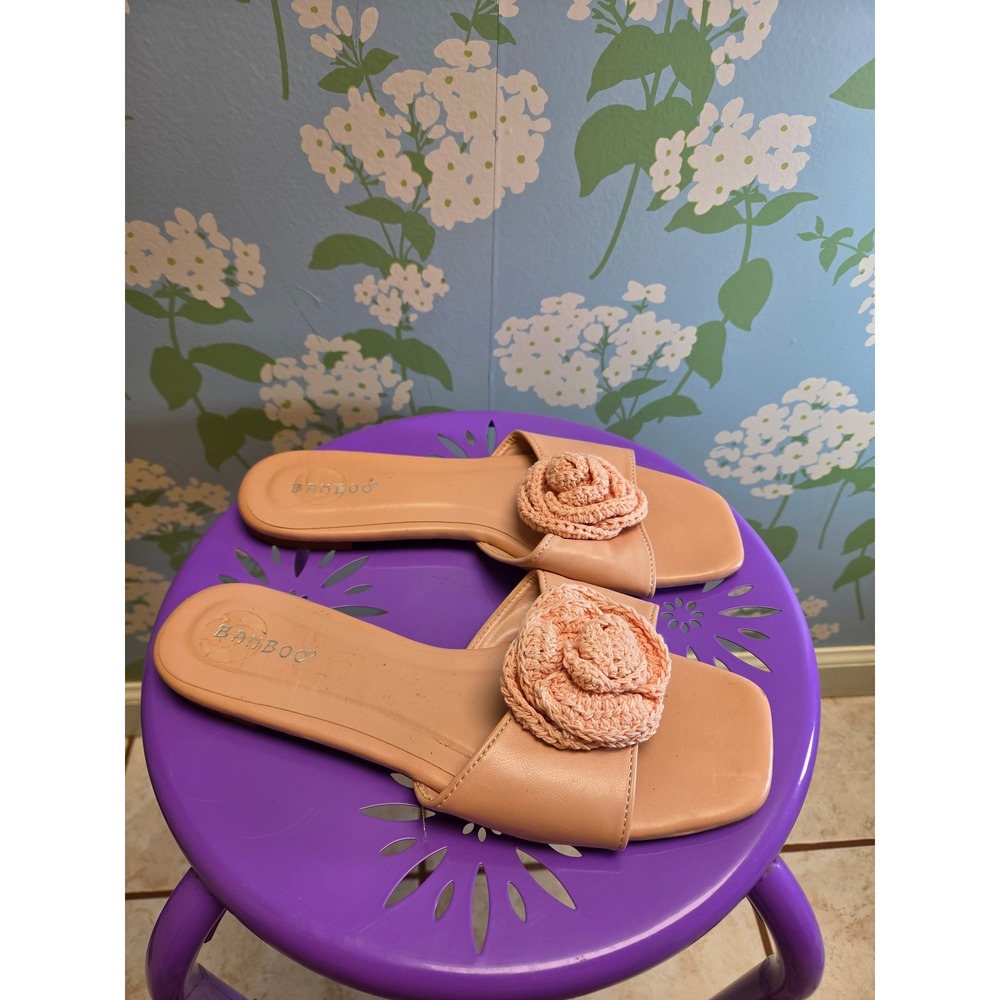 Bamboo Womens Peach Crochet Rosette Square Toe Flat Slide Sandals Size 7